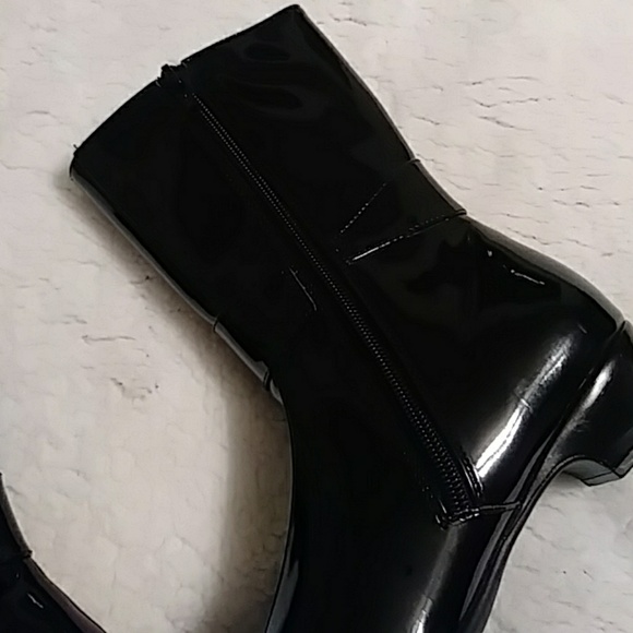 Boots - Picture 3 of 8